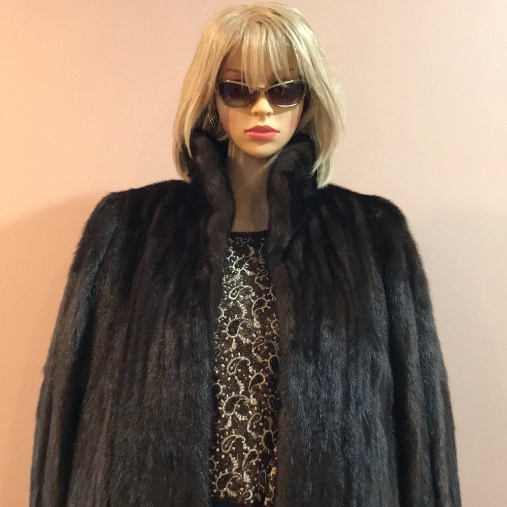 Mahogany Female Mink - Denmark Fur Origin